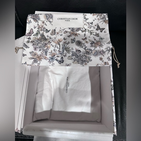 Dior Privee Floral Print  Accessory Box with pillow and pouch/bag - Picture 1 of 4